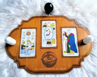 Cartomancy board