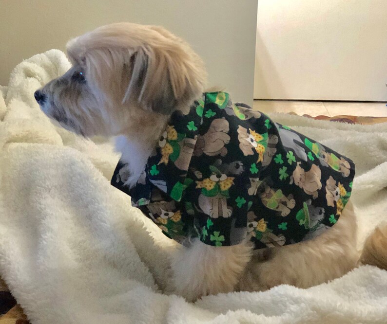how to cut a shirt to fit a dog