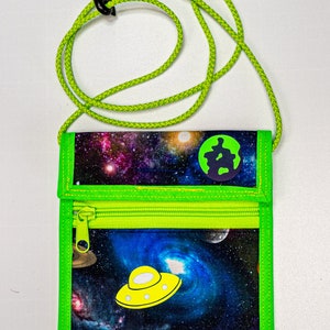 Brustbeutel für Kinder" UFO" mit Reflektorstreifen,Klarsichtfach und Kordelstopper