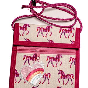 Brustbeutel für Kinder Einhorn Motiv, mit Applikation Herz,  Klarsichtfach und Kordelstopper
