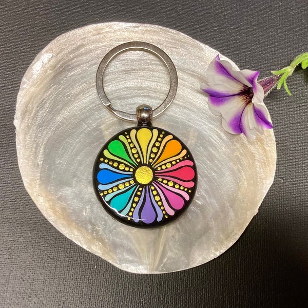 Schlüsselanhänger Mandala,Taschenschmuck handgemalt,Dotpainting,Regenbogen