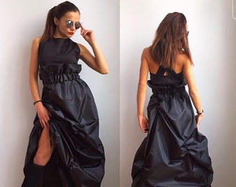 Casual czarna sukienka przez aleni Boutique.