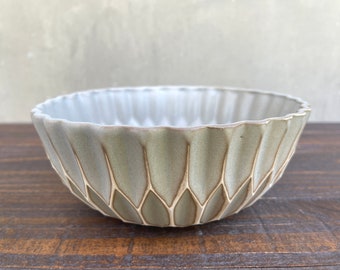 Porcelain Ceramic "Dahlia" Bowl  - Matte Grey