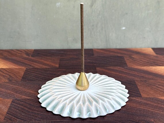 Ceramic Incense Holder - Dahlia Crackle Celedon
