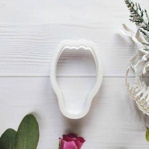 Crocus Flower Cookie Cutter: Baking & Pastry Tool