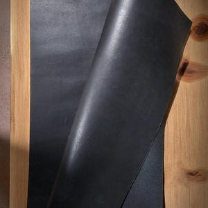 レザーカット牛革ナッパ 1.0～1.5 mm セミマットブラック – 50×100 / 60×40 / 30×20 cm、切れ端なし、プレミアム品質