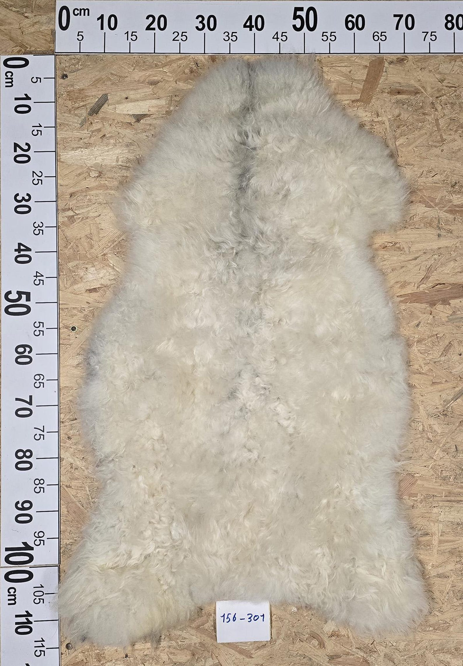Véritable peau de mouton | Blanc crème gris, env. 110 cm | Poils longs ...