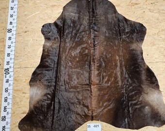 Cowhide with minor defects 35-021