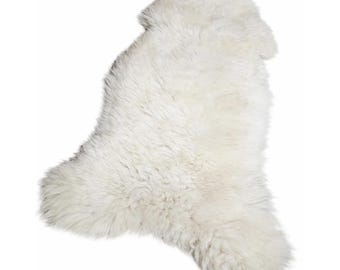 Sheepskin Pet Bed – Soft and Warm, Natural White