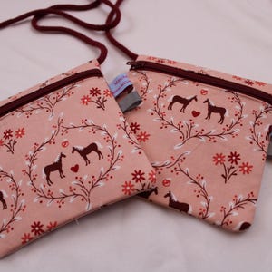 Kinder-BRUSTBEUTEL "Pferdeliebe" mit Reißverschluss und Reflektorfähnchen; Brusttasche, Geldbörse, Geldbeutel