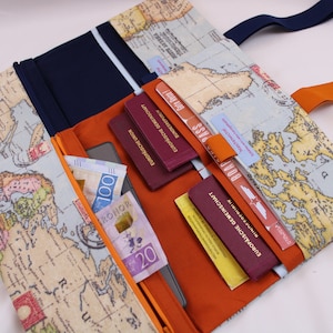 Reiseetui / Reisepasshülle "WELTKARTE / marineblau oder terrakotta", MODELL 4/M - Familienetui für 2-4 Pässe; Dokumententasche