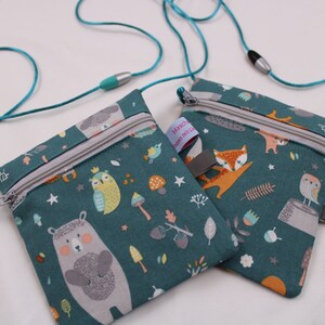 Kleiner Kinder-BRUSTBEUTEL "Waldfreunde" mit Sicherheitsverschluss und Reflektorfähnchen; Brusttasche, Geldbörse, Geldbeutel