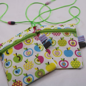 Kleiner Kinder-BRUSTBEUTEL "Äpfelchen" mit Sicherheitsverschluss und Reflektorfähnchen; Brusttasche, Geldbörse, Geldbeutel