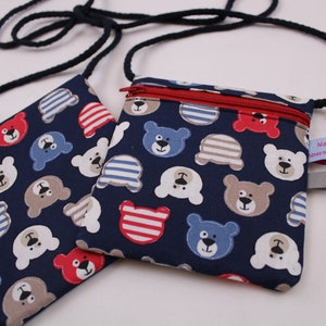 Kinder-BRUSTBEUTEL "Bären" mit Reißverschluss und Reflektorfähnchen; Brusttasche, Geldbörse, Geldbeutel
