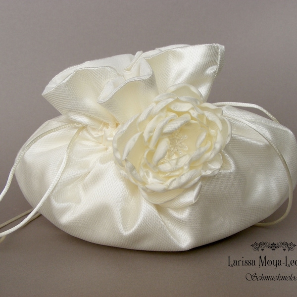 Brauttasche, Brautbeutel, Kommuniontasche aus Satin mit Blume weiß, ivory cream