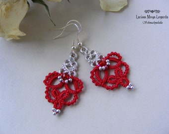 Schicke Ohrringe Frivolitè rot, Textilschmuck dunkelrot mit Glasperlen, leichte Ohrhänger elegant klein, roter Schmuck, Geschenk Idee