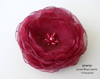 Brosche Ansteckblume aus Organza dunkelrot bestickt mit Perlen, Haarklammer Haarschmuck Blume weinrot, Anstecker bordeaux