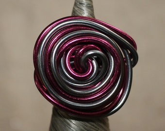 Beautiful anodized aluminum ring with two colors in pink with anthracite, handmade/ unique !!