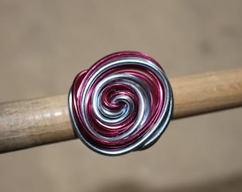 Beautiful anodized aluminum ring with two colors in pink with lilac, handmade/ unique !!