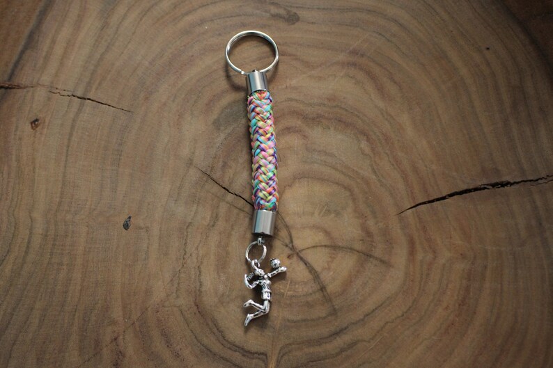 Volleyball keychain with a volleyball player / pocket pendant made of sailing rope Unique Bunt fein gemustert