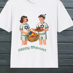 Vintage Shavuot T-Shirt, Jewish Holiday Gift, Harvest Tradition Shirt,Jewish Family Celebration Top,Vintage-style Shavuot