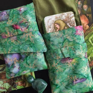 Sacchetto pieghevole per tarocchi Batik con foglie di agrifoglio botanico verde, carta oracolo di Natale