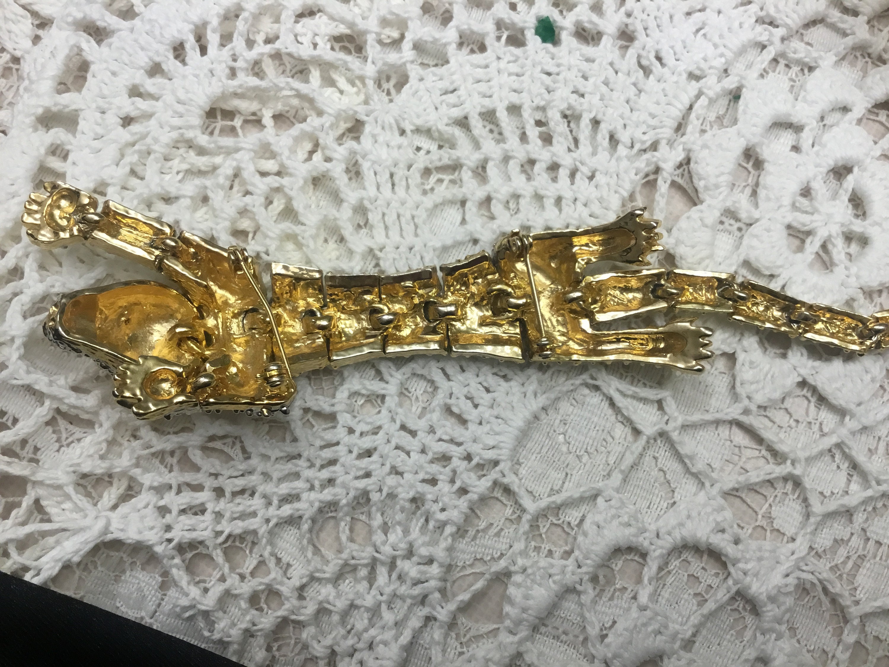 80s Articulating Panther Shoulder Brooch Green Rhinestone