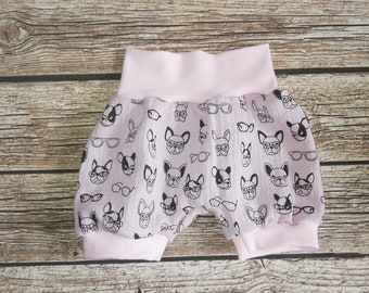 kurze Pumphose Shorts Sommerhose kurze Babyhose Musselin Bulldogge Hund blassrosa Größe 56-62