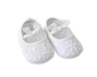 infant white shoes