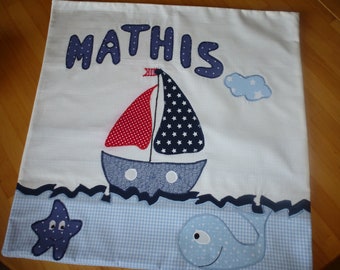 Housse de coussin ou coussin avec nom bateau à voile maritime cadeau individuel baptême naissance anniversaire