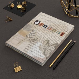 Carnet cartonné avec notes manuscrites, mat
