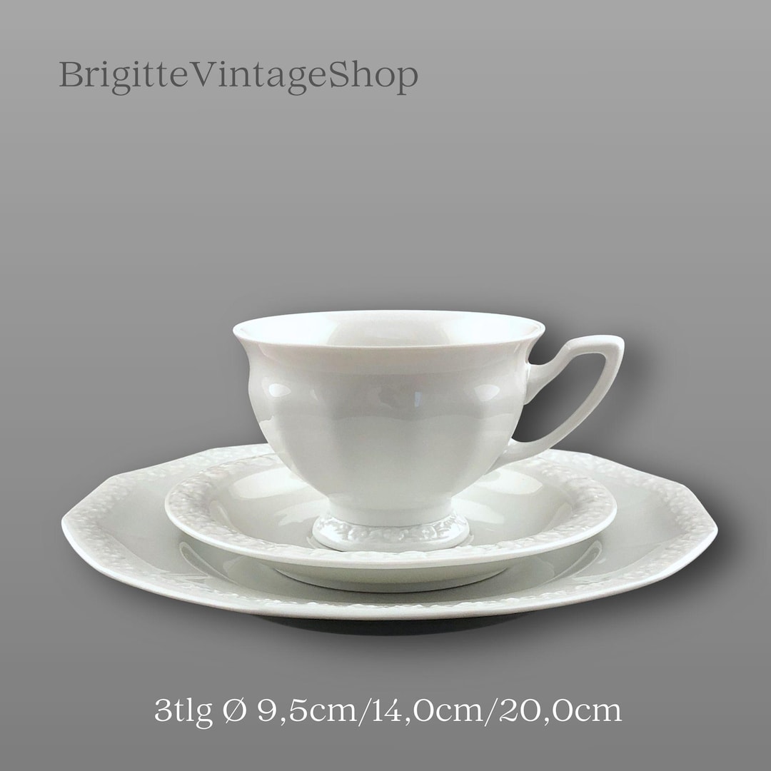 Rosenthal Maria Weiß Kaffeegedeck 3tlg alte Serie Tischkultur Porzellanklassiker Vintagesammler Geschenk Porzellanhochzeit mehr zum Artikel…