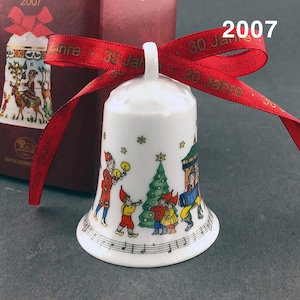 Hutschenreuther Christmas porcelain bell 2007 „Im Rentierland“ Ole Winther limited collector&#39;s edition Christmas decoration, &gt; article...