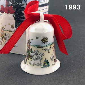 Hutschenreuther Christmas porcelain bell 1993 “Auf der Heide” Ole Winther limited collector&#39;s edition Christmas decoration, &gt; article...