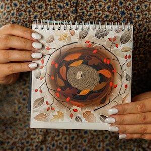 Calendario perpetuo de escritorio con 58 páginas, calendario de cumpleaños, calendario recordatorio, calendario con ilustraciones y refranes del bosque