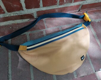 Hip bag color block