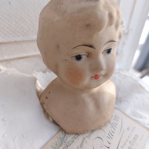 Tête de poupée ancienne en papier mâché vers 1930 image 2