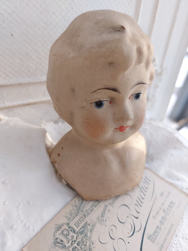 Tête de poupée ancienne en papier mâché vers 1930 image 2