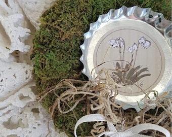 Shabby moss wreath snowdrops