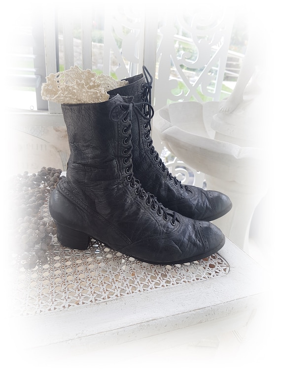 Antique Victorian lace-up boots Bottines