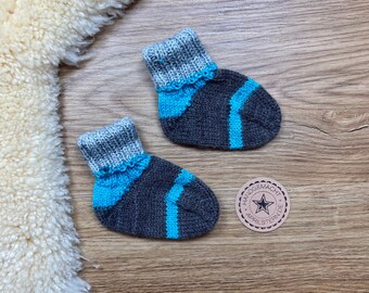 Babysocken Baby Wollsocken gestrickt Geschenk Geburt Babysöckchen handgestrickt