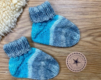 Babysocken Gr. 16 - 17 handgestrickt aus Wolle grau türkis