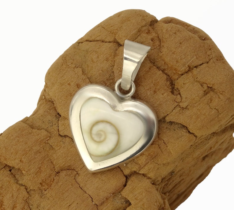 Operculum Anhänger Shiva Eye,Katzenauge operculum pendant shiva eye pendant Bild 1