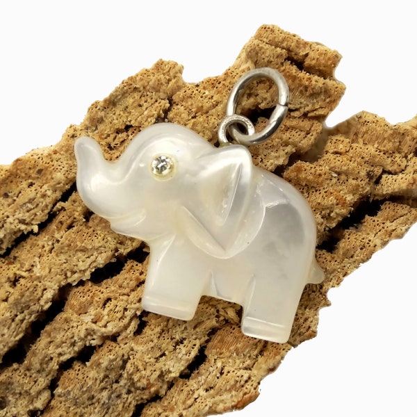 Perlmutt Anhänger Elefant  -  mother of pearl pendant elephant