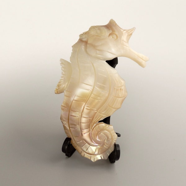 Seahorses hand-carved from shell - seahorse made of shell handcrafted