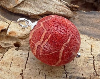 Coral pendant