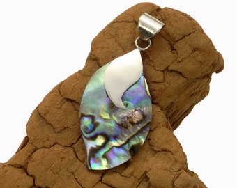 Paua Anhänger mit echt Silber Einfassung - Paua shell pendant with sterling silver setting