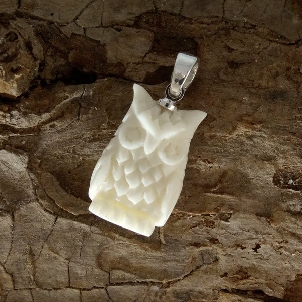 Anhänger Eule aus Knochen  - pendant owl made of bone