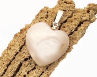 Mother of pearl pendant heart - mother of pearl pendant heart