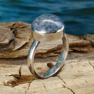 Silver ring sterling silver 925 size 54 with coral inlay - silver ring sterling silver 925 size 54 with coral inlay